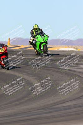 media/Jan-10-2025-CVMA Friday Practice (Fri) [[489e0da257]]/Group 4 and Trackday/Session 3 (Turns 9 and 10)/